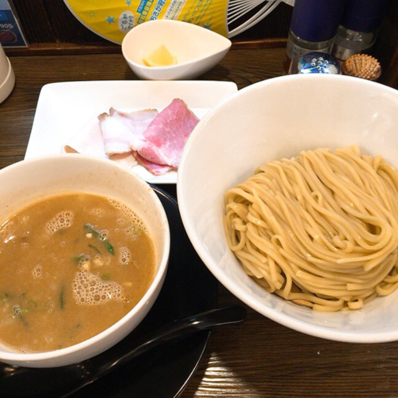 トリトン鶏豚骨魚介醤油つけ麺(金彩〜KinIro〜)