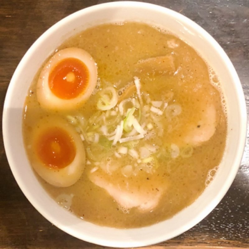 醤油豚骨ラーメン+煮卵(ふらり )