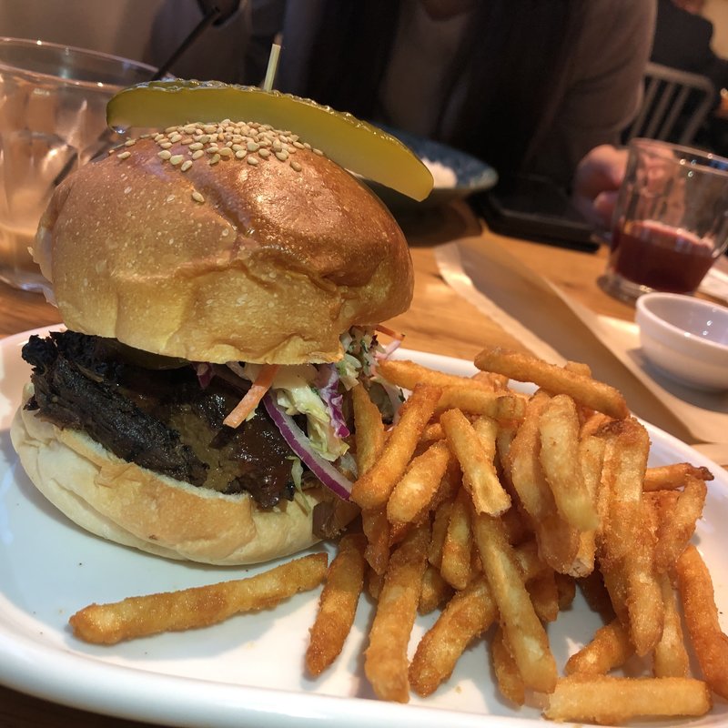 ビーフブルスケットバーガー(ミクロコスモス （MICROCOSMOS）)