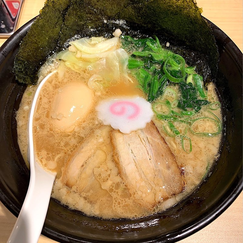 豚骨 黒 味玉入り(TOKYO豚骨BASE MADE by 博多一風堂 大宮店)