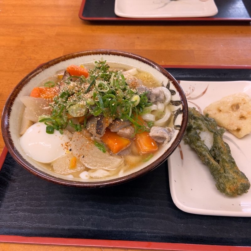 季節メニュー しっぽくうどん 中 温玉付き(純手打ちうどんよしや)
