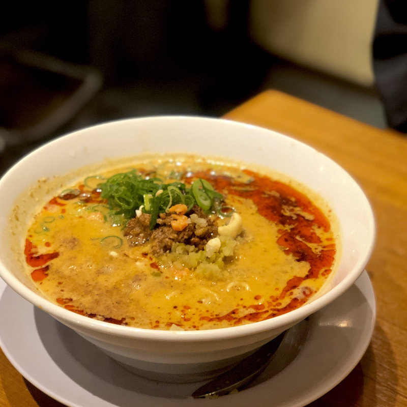 担々麺(すする 担々麺)