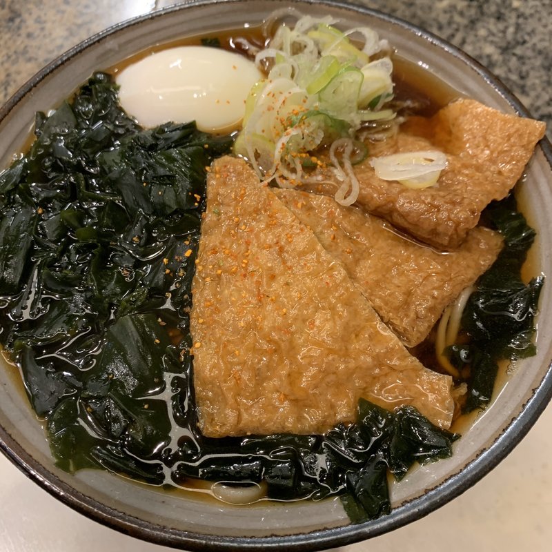 きつねそば&わかめ&温玉(かめや 新宿店 )