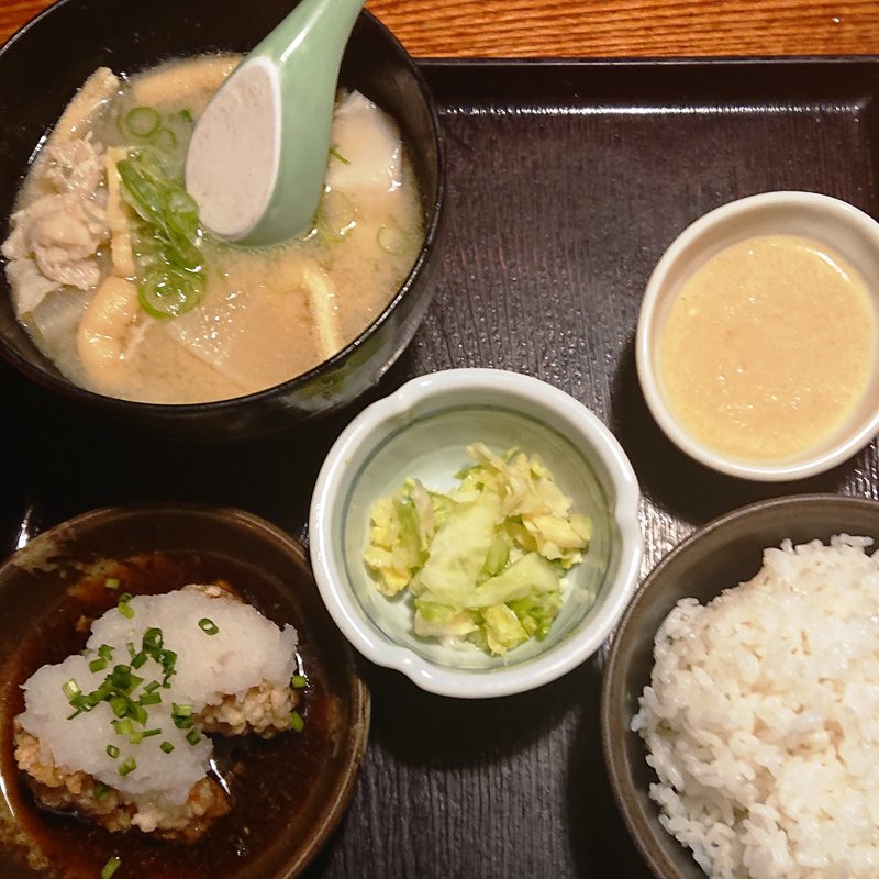 豚汁唐揚げ定食(鳥元 ミューザ川崎店)