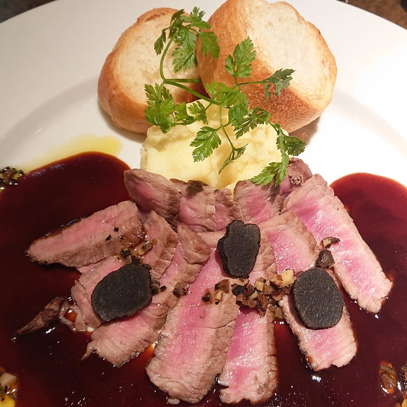 熟成赤身のロッシーニ(居酒屋 土間土間 川崎仲見世通り店)