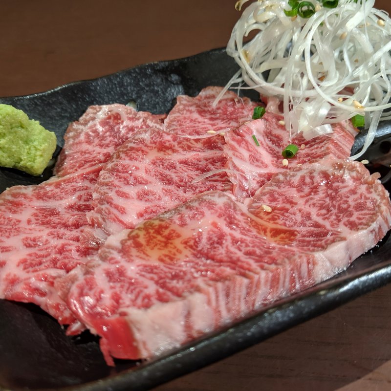 ハラミ刺し(TOKYO焼肉ごぉ 本店)