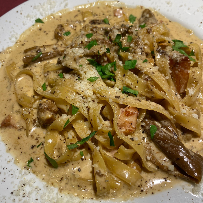 イタリア産焼栗とポルチーニ茸のクリームタリアテッレ(Bacchusのさら)