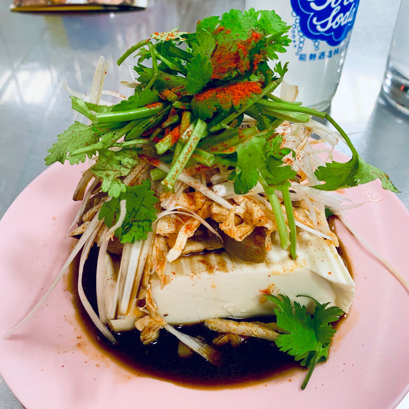 パクチー蒸し鶏ザーサイ冷奴(台風飯店)