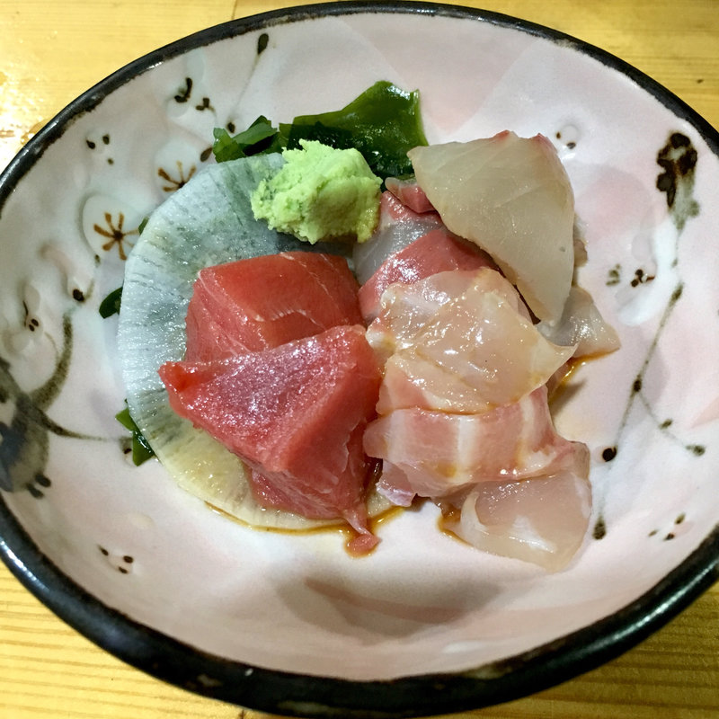 刺身のちょい盛り(マグロー )
