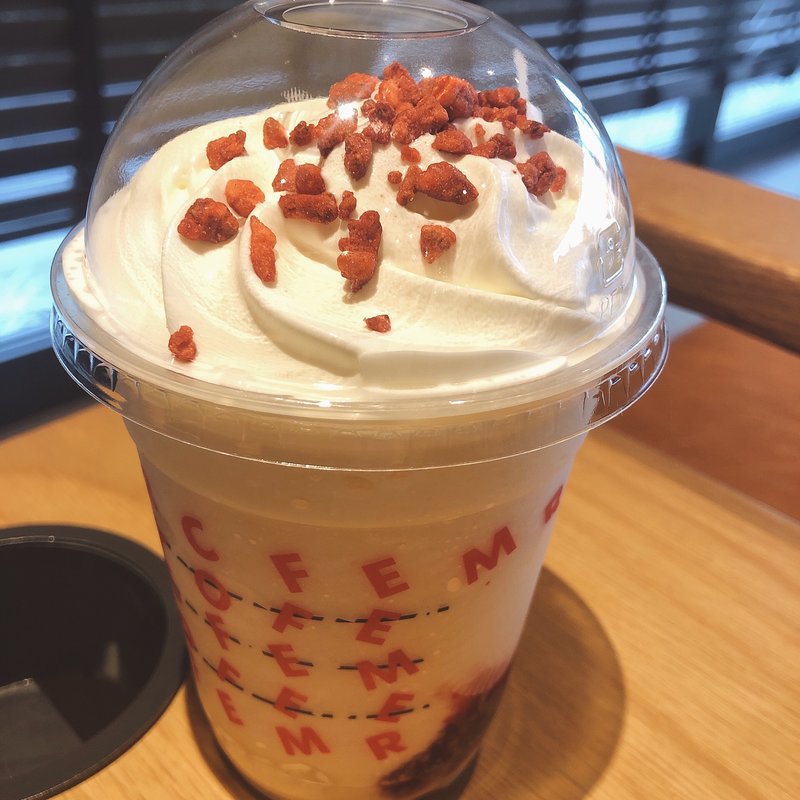 クリスマスストロベリーケーキフラペチーノ(スターバックス)