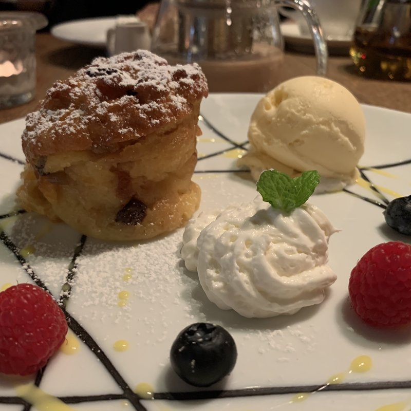 手作りパンプディングとバニラアイス(Royal Garden Cafe 渋谷店)