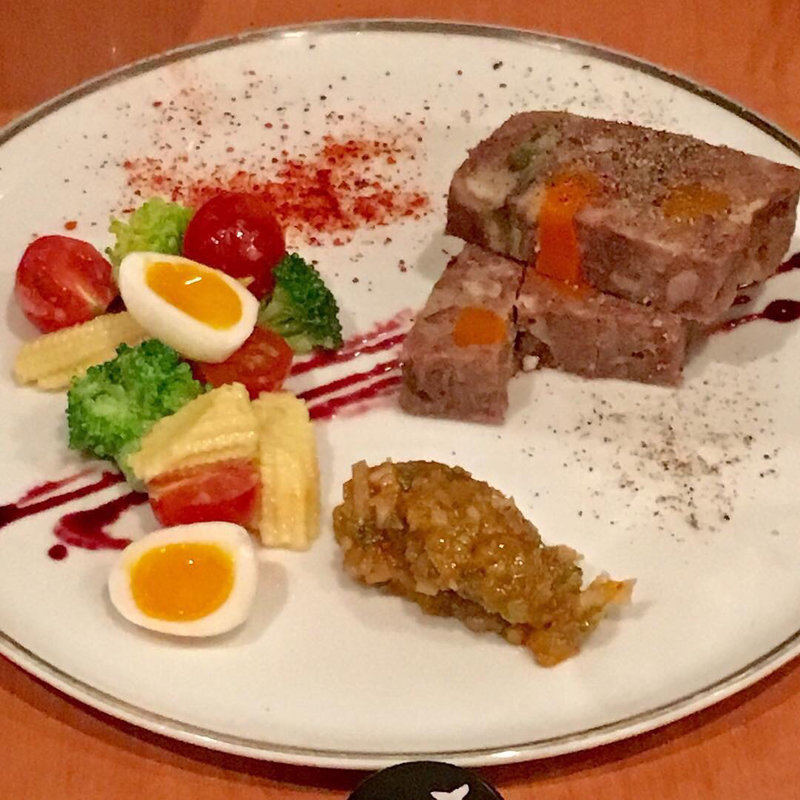 前菜盛り合わせ(フランス惣菜と串カツ marbrade)