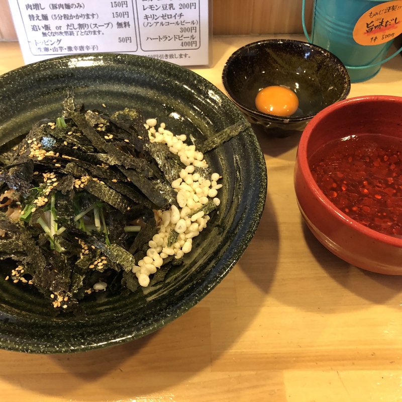 冷たい豚肉麺(肉麺もみじ)