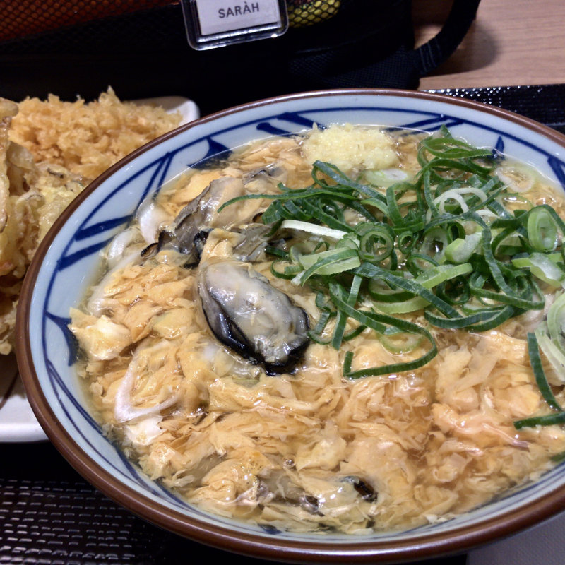 牡蠣づくし玉子あんかけ(野菜かき揚げ付けて)(丸亀製麺イオン板橋)