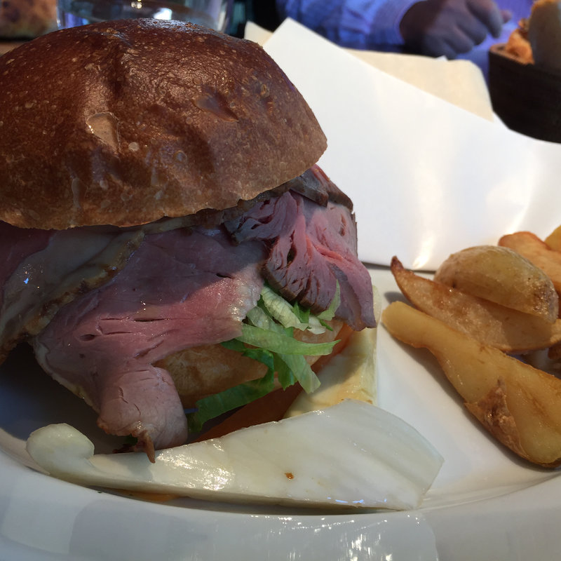 ローストビーフバーガー(ベーカリー＆レストラン沢村 旧軽井沢)