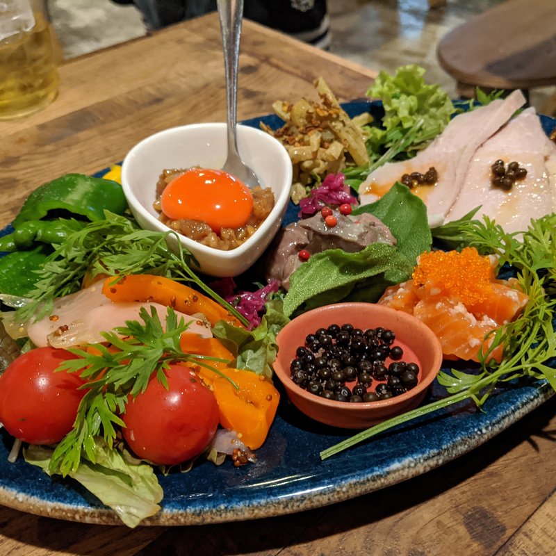 VAMOSのお酒のあて盛り(pit master VAMOS 梅田)