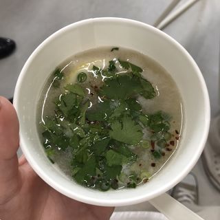 長芋とパクチーのスープ(Chè 333（チェー・バーバーバー）)