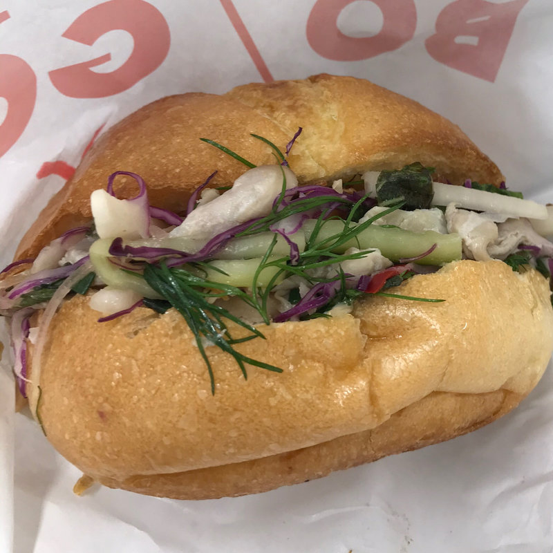Ga Banh Mi（鶏肉のバインミー）(Chè 333（チェー・バーバーバー）)