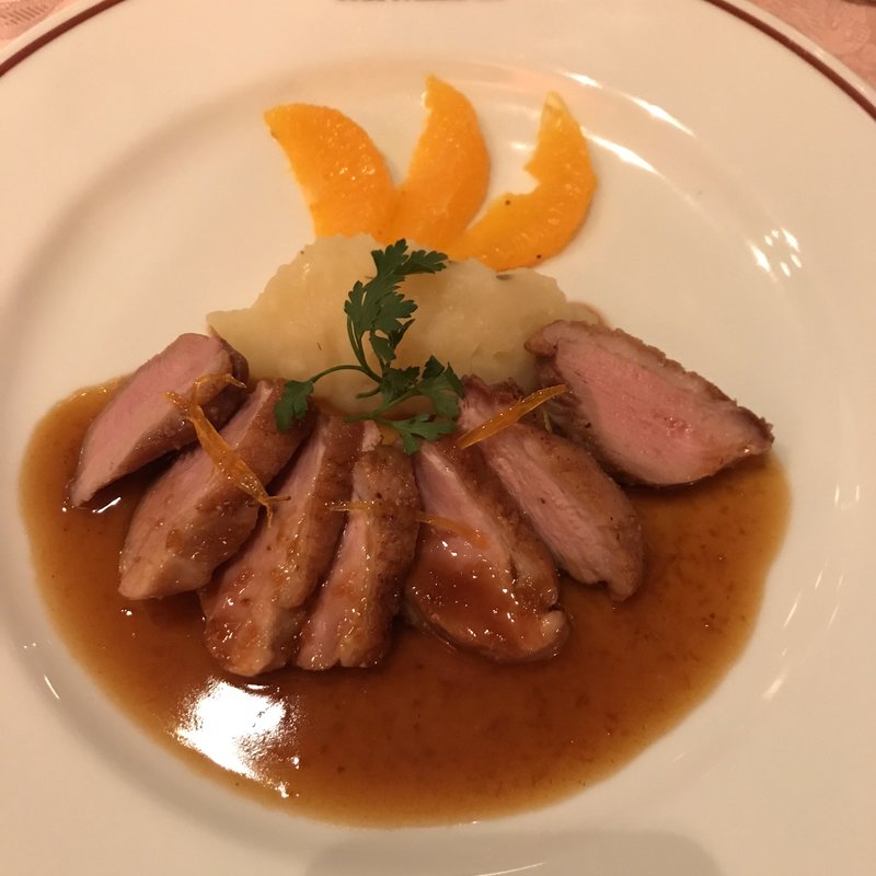 鴨肉のロースト　オレンジソース(レ・クリスタリーヌ)