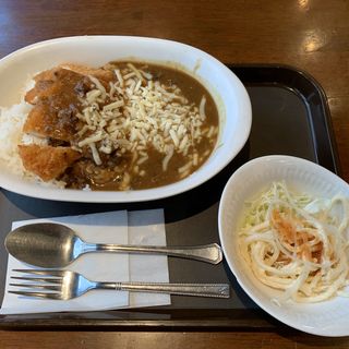 日替り（チキンカツカレー＋チーズ）(curry de CAFE UTSUWA （カレー・デ・カフェ 器）)