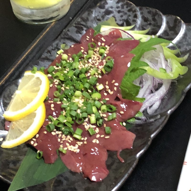 鶏のレバ刺し(炭火焼トリヤス)