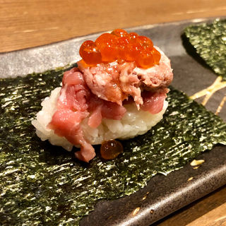(肉寿司 神楽坂毘沙門店 （【旧店名】肉学肉寿司）)