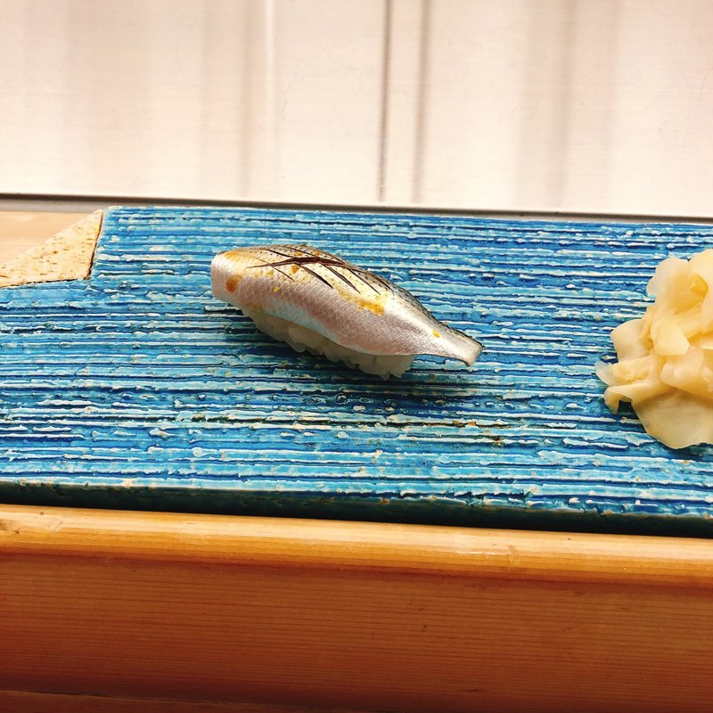 小肌の握り(熊魚菴 たん熊北店 東京ドームホテル店)