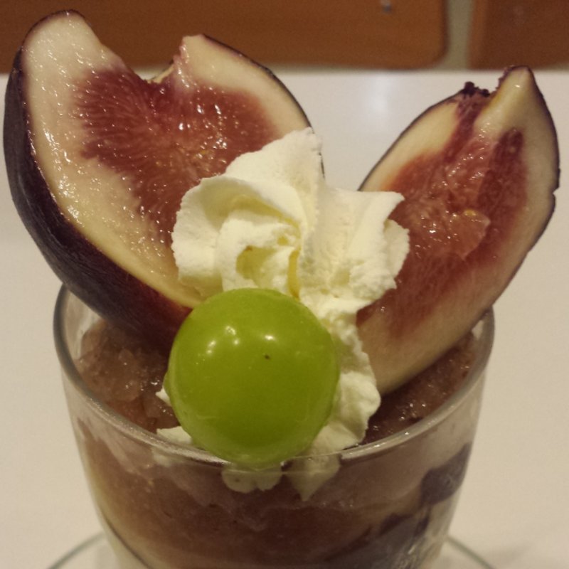 イチジクのパフェ(フルーツパーラーフクナガ )