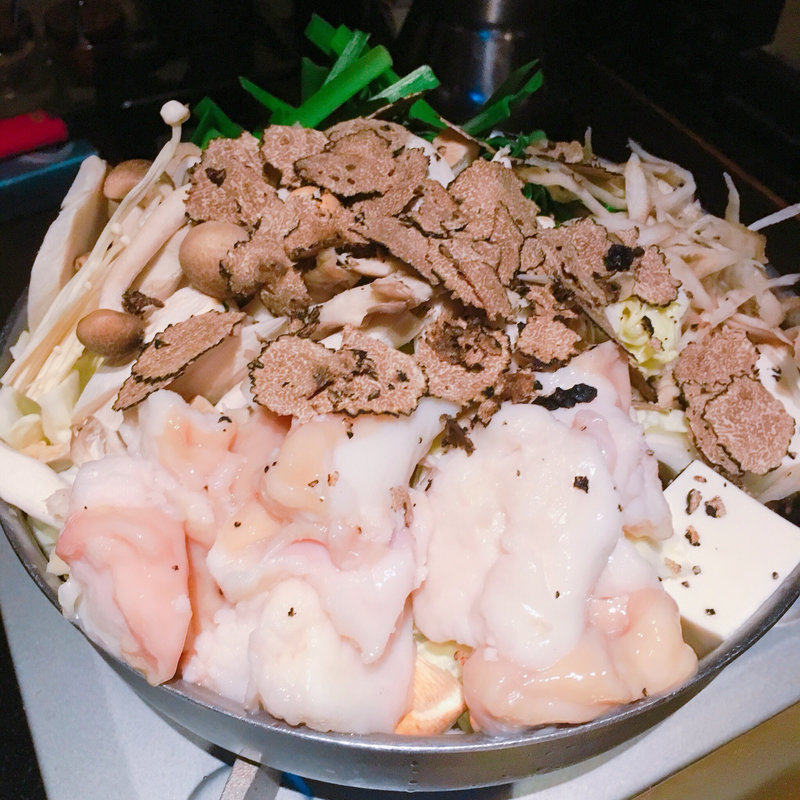 トリュフもつ鍋(黄金屋 新宿)