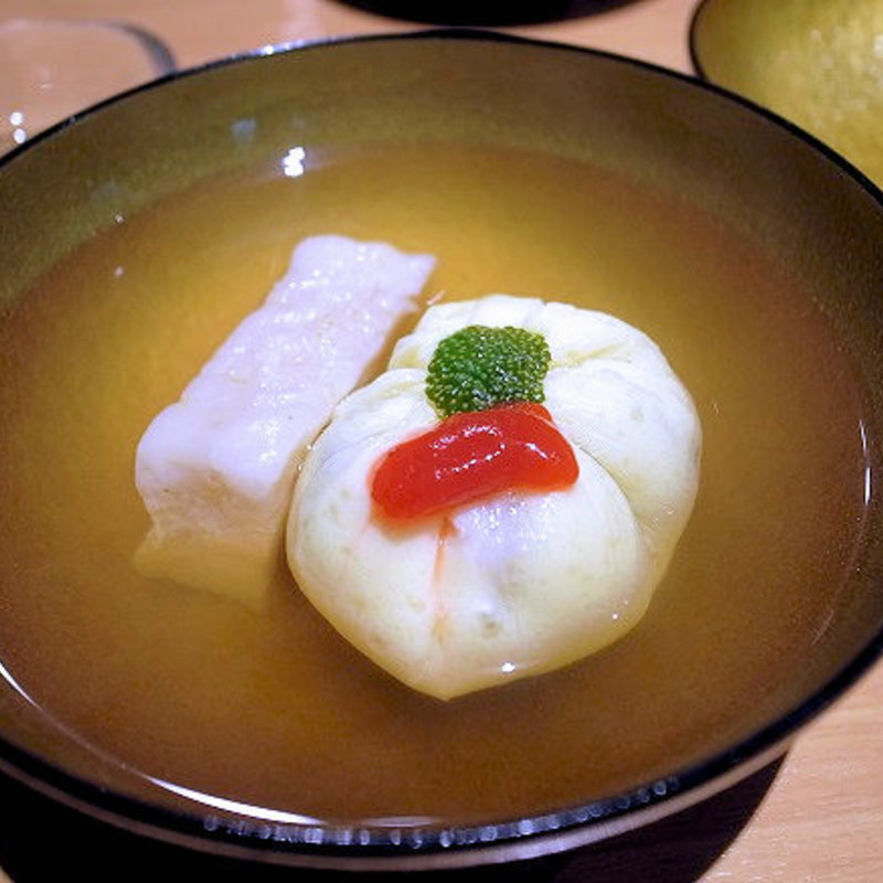 鱧のしんじょうと生麩のお椀(みこころや )