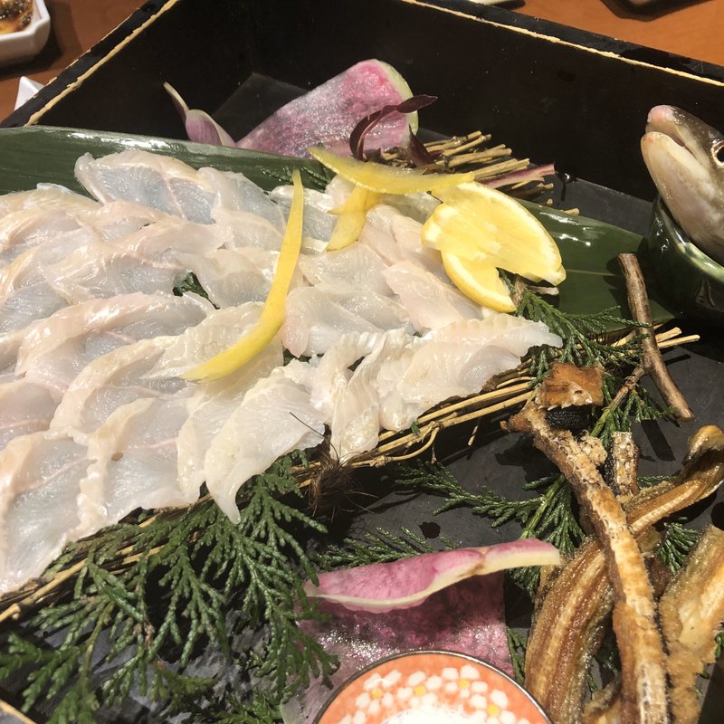 穴子の刺身(博多前炉ばた 一承 東京上野)