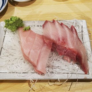 ブリ刺し(魚仁 （うおじん）)