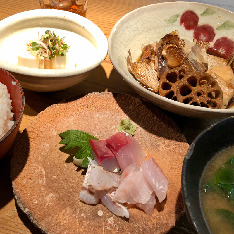 日替わり（鯛の煮付け）(日本酒専門店　だいどこ やまなか )