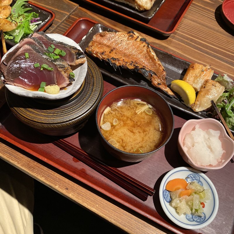 あこう鯛干物定食(炭火焼専門食処 白銀屋 西八の分店)