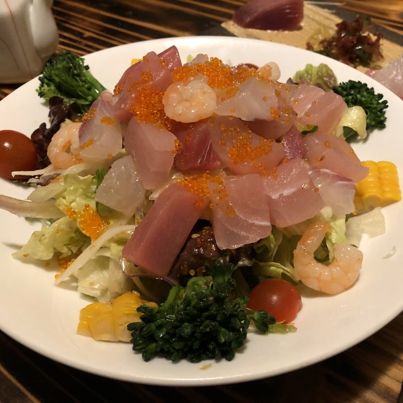 海の幸と山の幸サラダ(隠れ居坂屋　魚たつ )