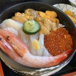 海鮮グルメ丼1470～2730円