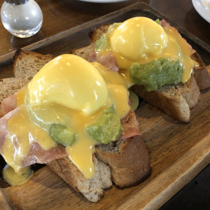 エッグベネディクト(BONDI CAFE)