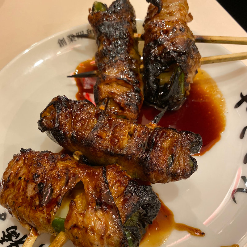 豚巻きピーマンチーズ(やきとん まこちゃん 上野店)