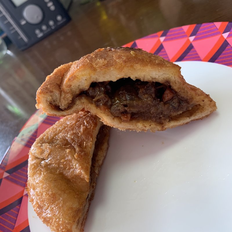 しあわせなカレーパン(ブーランジェリー ボヌール （BOURANGERIE Le Bonheur）)