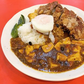 麻婆カレー飯 排骨のせ(生駒)