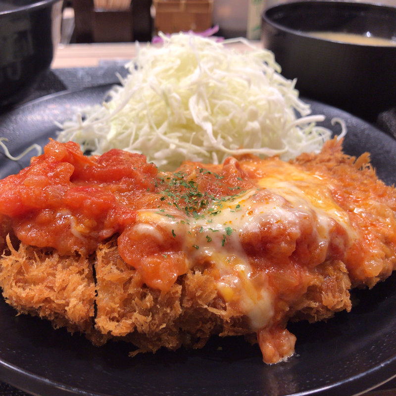 チーズトマト厚切りロースかつ定食(松のや 仙台中央店)
