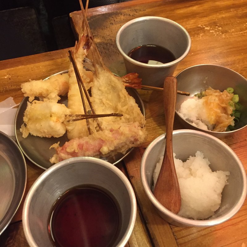 薄衣でサッパリサクサク！　気軽に楽しめる『串てんぷら』(居酒屋 てんぷら横丁わばる 三軒茶屋店)
