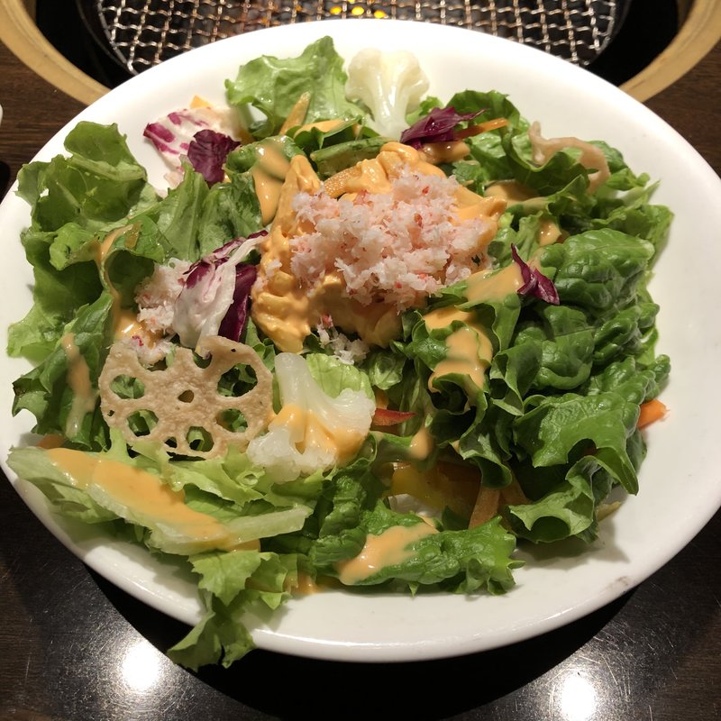 蟹とウニ風味のトマトパスタサラダ(ワンカルビ 伊丹南野店)