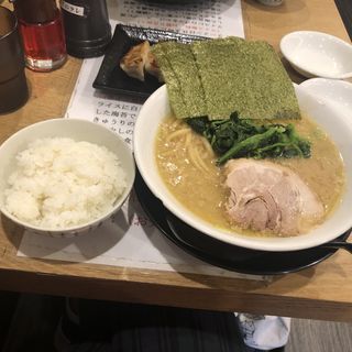 餃子定食(【肉がデカい】家系ラーメン一得家)