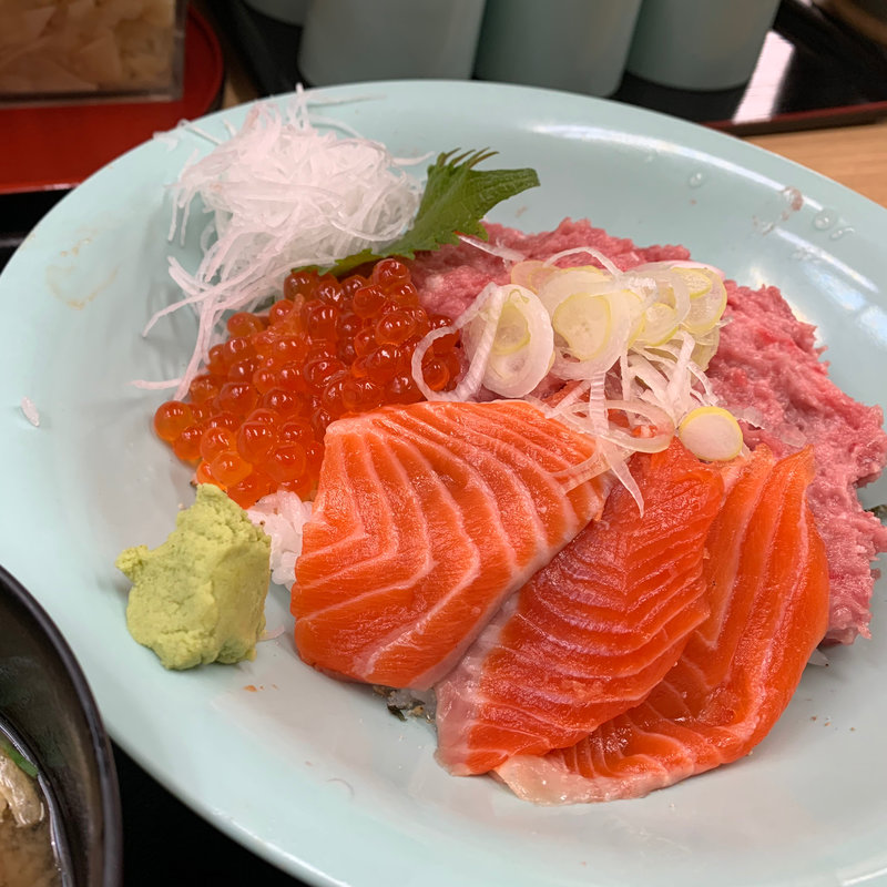 三色丼(海鮮市場食堂 )