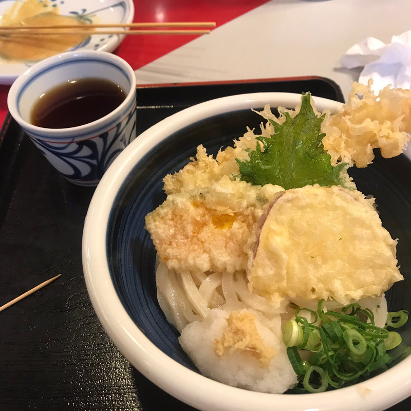 ぶっかけ天ぷら(本格手打うどん おか泉)