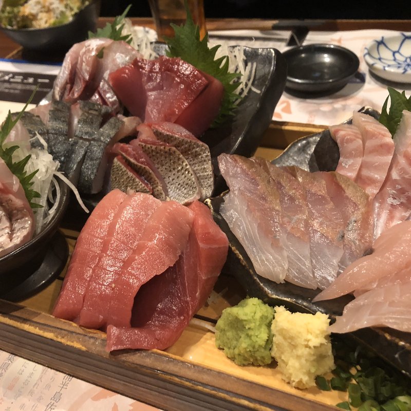 刺身盛り合わせ(魚と酒 はなたれ 丸の内トラストタワー店)