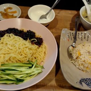 ジャージャー麺(中華ダイニング 馨)
