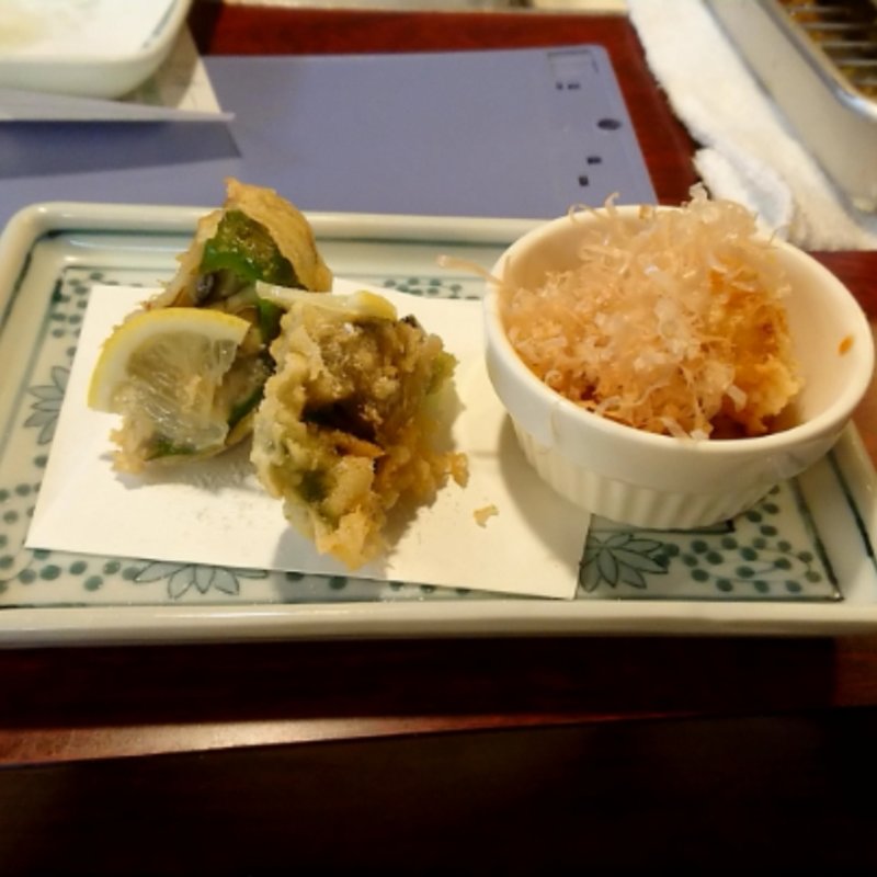 かきピーマンと帆立貝の天ぷら(天ぷら新宿つな八 総本店)