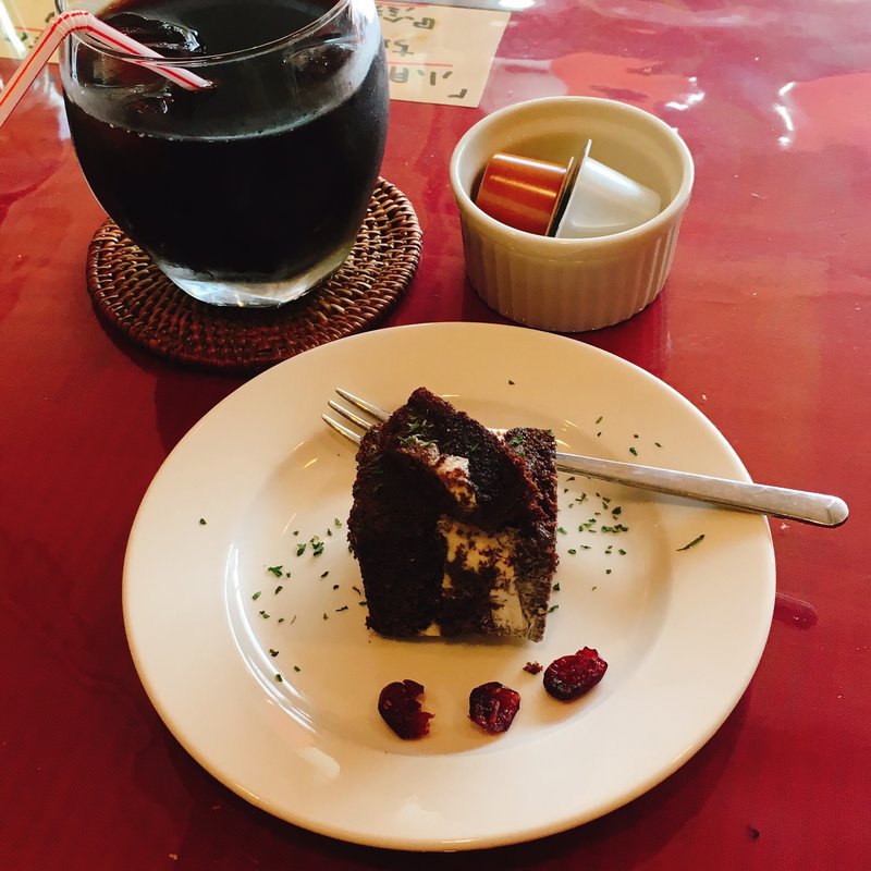 アイスティラミス、アイスコーヒー(牛すじトマト煮込み専門店もうまてん)